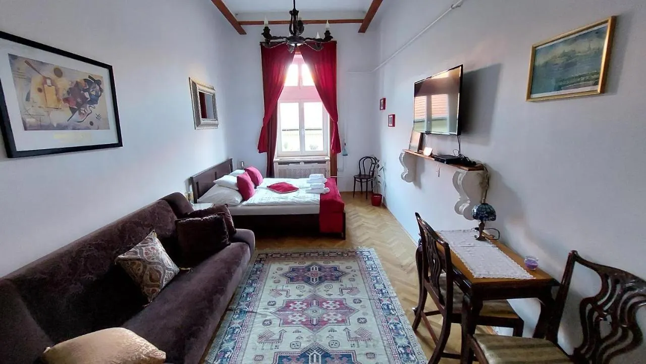 Classical Budapest Apartment In The Old Pest