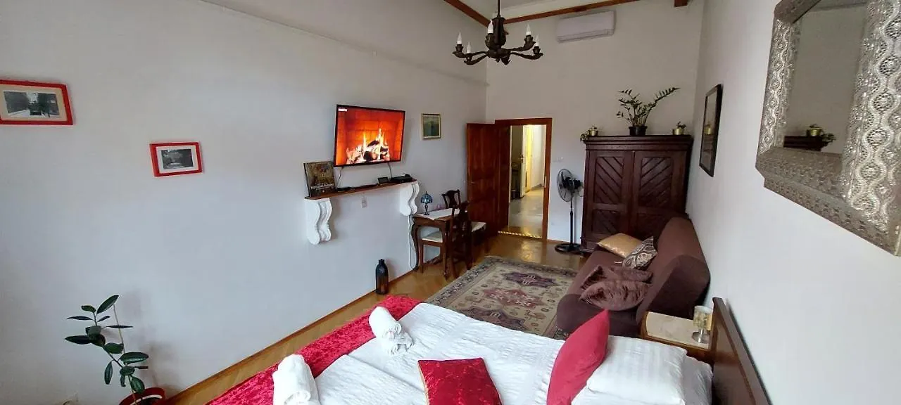 Classical Budapest Apartment In The Old Pest 0*,